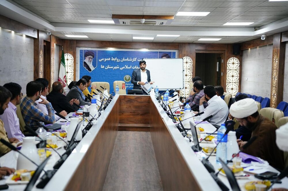 بهترین دفاع در فضای رسانه، حمله است