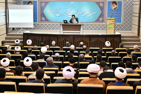 تصاویر/ سلسله نشست های شرح و تفسیر نهج البلاغه با بیان نماینده ولی‌فقیه در آذربایجان غربی