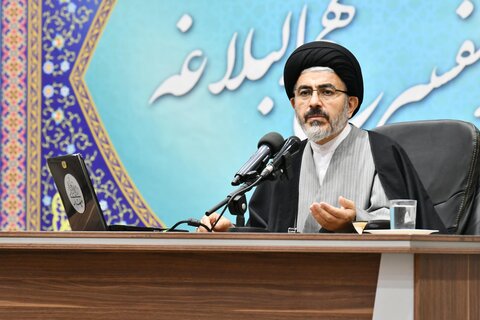 تصاویر/ سلسله نشست های شرح و تفسیر نهج البلاغه با بیان نماینده ولی‌فقیه در آذربایجان غربی