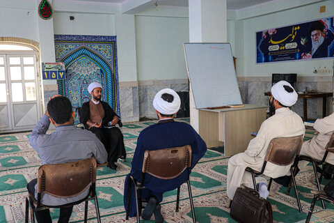 تصاویر/ کلاس‌ تخصصی سطح سه مشاوره ویژه طلاب و روحانیون استان