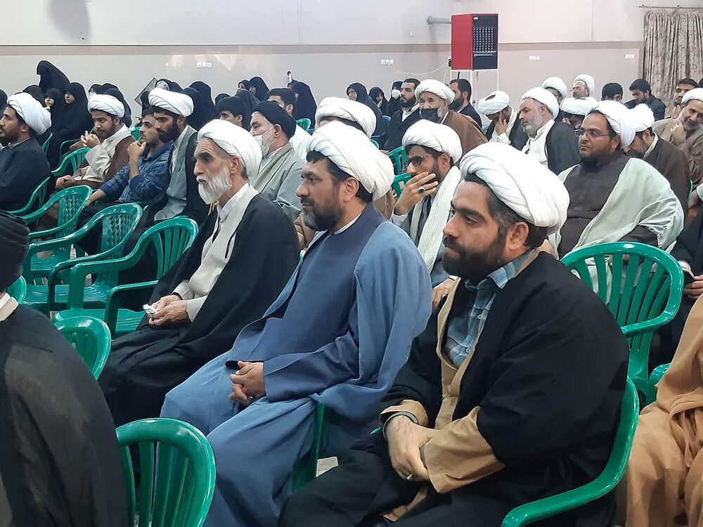 نشست «جهادتبیین» ائمه جمعه، مدیران، اساتید و طلاب منطقه کاشان برگزار شد + عکس
