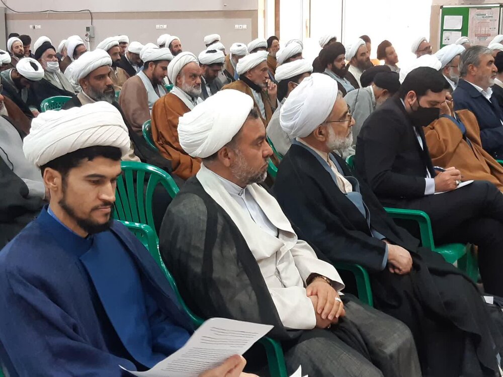 نشست «جهادتبیین» ائمه جمعه، مدیران، اساتید و طلاب منطقه کاشان برگزار شد + عکس