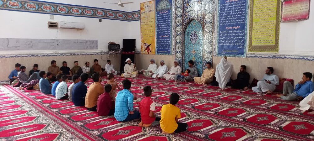 نگاهی به اقدامات امام روستای خوینس، از میانجیگری بین اهالی تا کمک به نیازمندان