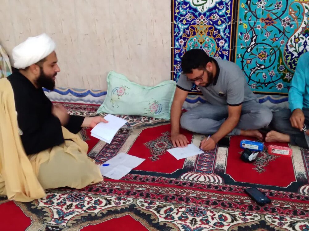 نگاهی به اقدامات امام روستای خوینس، از میانجیگری بین اهالی تا کمک به نیازمندان
