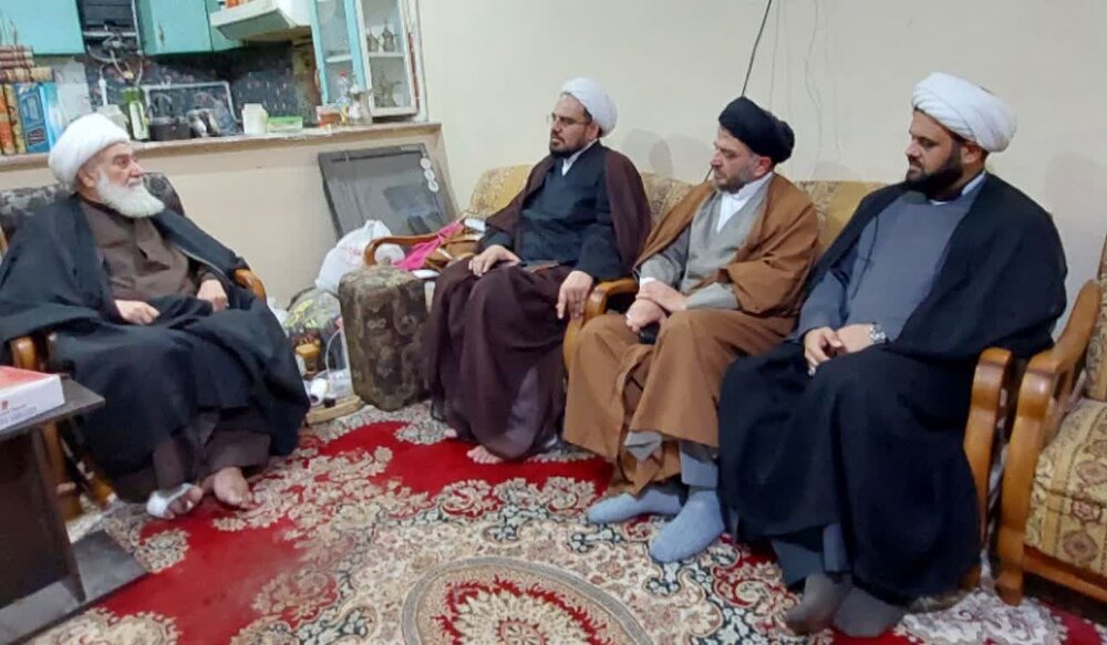 عیادت مدیر حوزه علمیه خوزستان و نماینده آیت الله اعرافی از استاد پیشکسوت حوزه علمیه خوزستان
