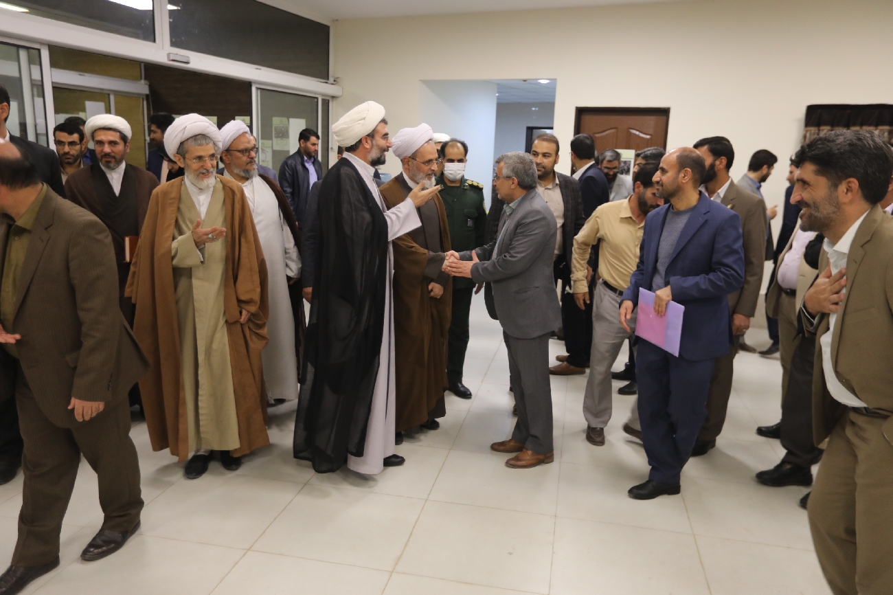 تصاویر/ نشست هم‌اندیشی دانشگاهیان لرستان با حضور آیت‌الله اعرافی