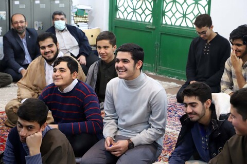تصاویر / حضور صمیمی امام جمعه همدان در جمع طلاب مدرسه علمیه امام سجاد(ع)
