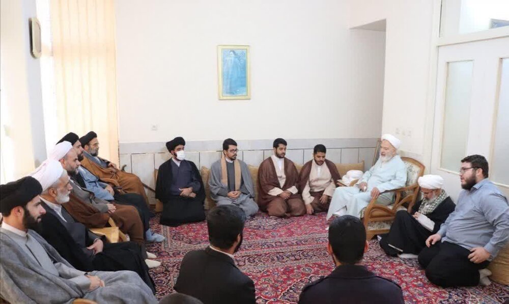 جمعی از طلاب مدینه العلم صاحب الزمان(عج) شهرضا ملبس شدند + عکس