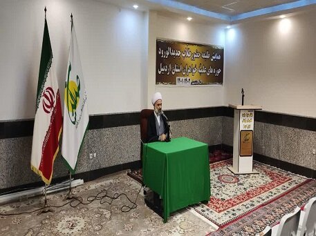 دینی علوم کا سیکھنا انسان کی قدر و منزلت کو بڑھاتا ہے