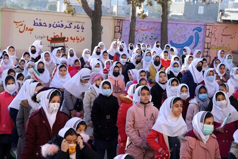 تصاویر / حضور امام جمعه همدان در یکی از مدارس حاشیه شهر همدان