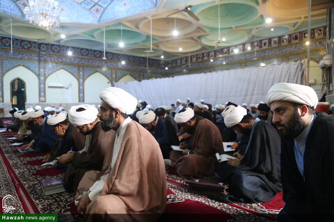 بالصور/ درس البحث الخارج لآية الله الموسوي الجزائري في مدينة الأهواز جنوبي إيران
