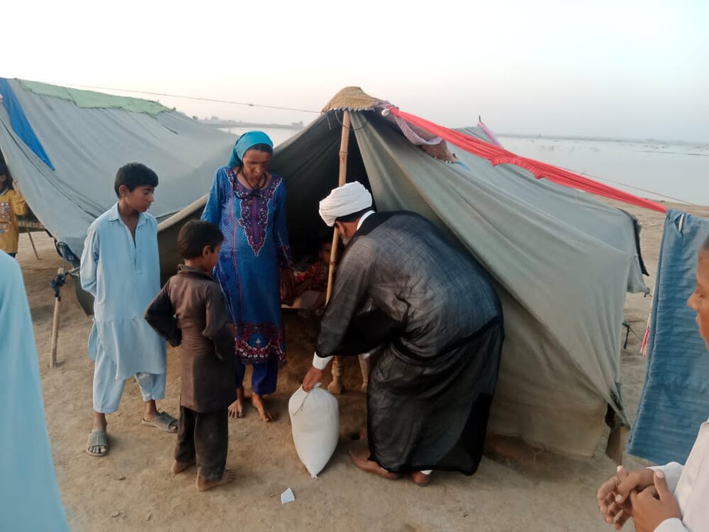 علامہ مقصود کا سیلاب زدہ علاقوں کا دورہ؛ سیلاب زدگان میں راشن سمیت دیگر ضروری سامان تقسیم