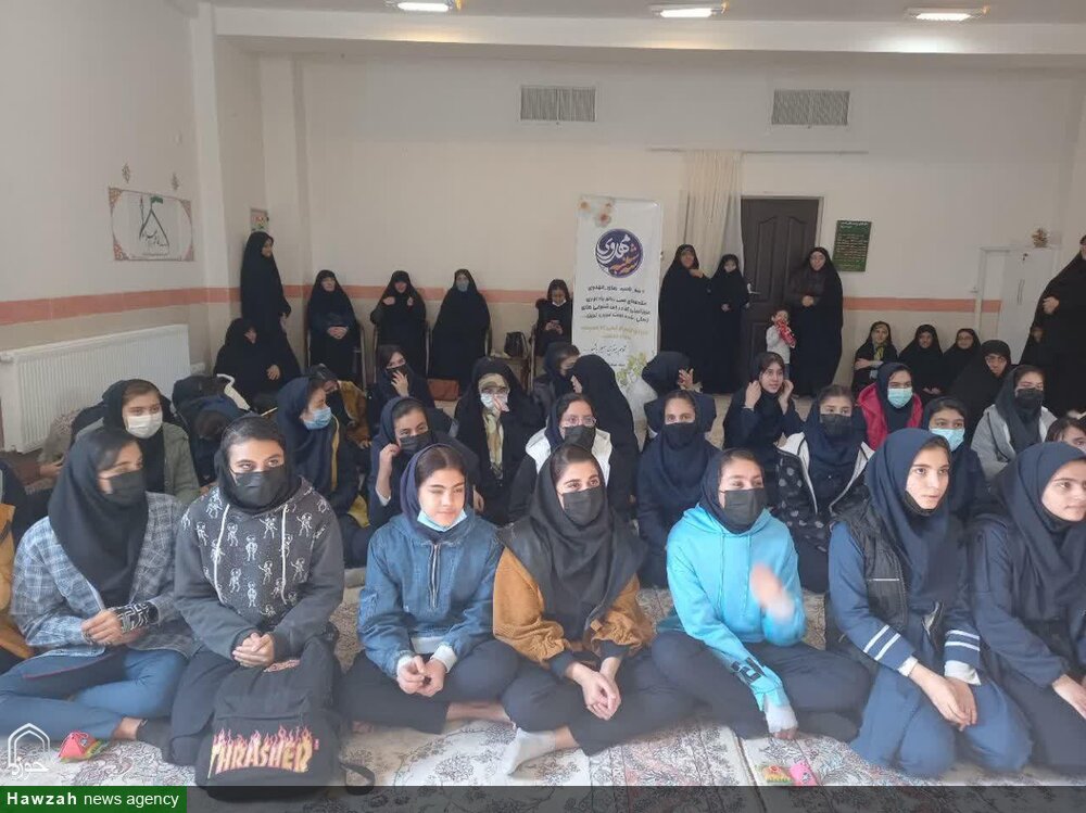 بازدید دانش آموزان تبریزی از مدرسه علمیه الزهرا (س) تبریز + تصاویر