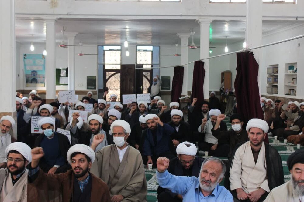 تجمع طلاب و روحانیون پاکدشت در محکومیت مفسدان اقتصادی و اخلاگران امنیتی + عکس