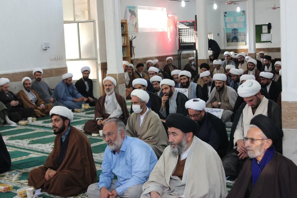 تجمع طلاب و روحانیون پاکدشت در محکومیت مفسدان اقتصادی و اخلاگران امنیتی + عکس