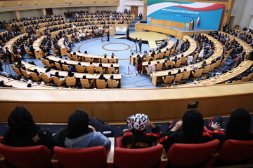 بانوان مدال‌آور ورزش ایران تجلیل شدند | رئیسی: کرامت زنِ ایرانی بازیچه هوی و هوس نمی شود