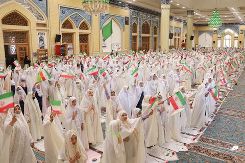 تصاویر / حضور نماینده ولی فقیه در استان قزوین در جمع دانش آموزان