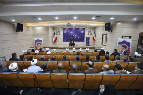 تصاویر/ افتتاحیه چهاردهمین هم‌اندیشی همکاری‌های حوزه و آموزش و پرورش در مشهد مقدس