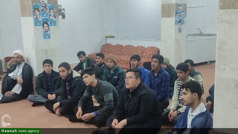 حضور مسئولین حوزه علمیه یزد در مدرسه علمیه امام صادق(ع) مهریز + عکس 