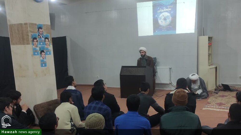 حضور مسئولین حوزه علمیه یزد در مدرسه علمیه امام صادق(ع) مهریز + عکس