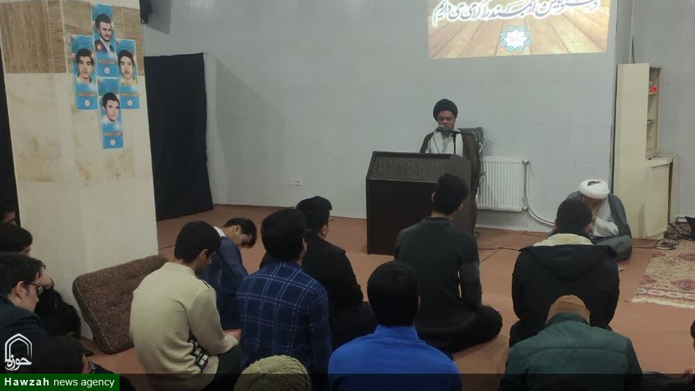 حضور مسئولین حوزه علمیه یزد در مدرسه علمیه امام صادق(ع) مهریز + عکس