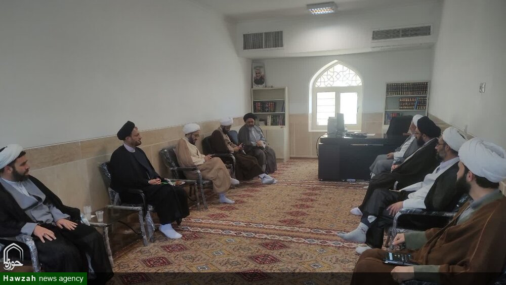 حضور مسئولین حوزه علمیه یزد در مدرسه علمیه امام صادق(ع) مهریز + عکس