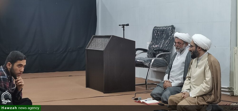 حضور مسئولین حوزه علمیه یزد در مدرسه علمیه امام صادق(ع) مهریز + عکس