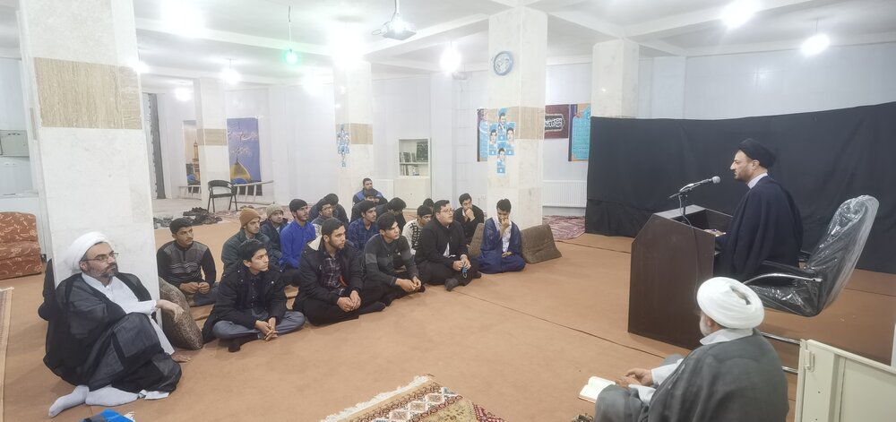 حضور مسئولین حوزه علمیه یزد در مدرسه علمیه امام صادق(ع) مهریز + عکس