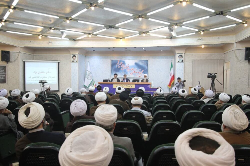 حامی برنامههای فرهنگی در شهر قم هستیم/ برنامه ریزی برای تحقق ۸۰ نوع خدمت در حوزه ترویج فرهنگ ایثار و شهادت