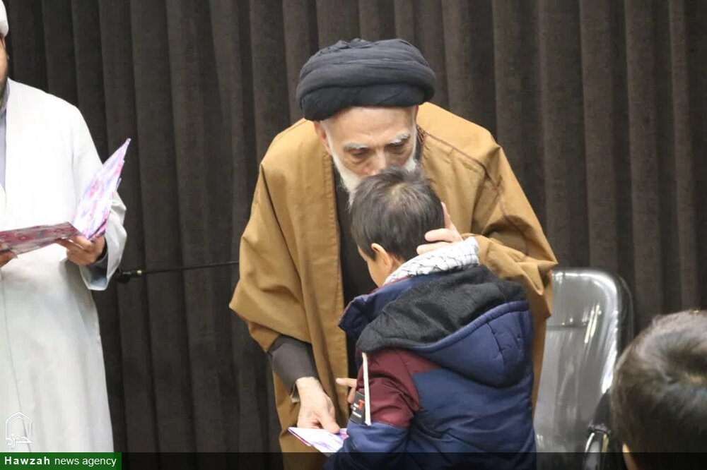 تقدیر مدیر حوزه علمیه استان همدان از خانواده شهید کلوندی + عکس