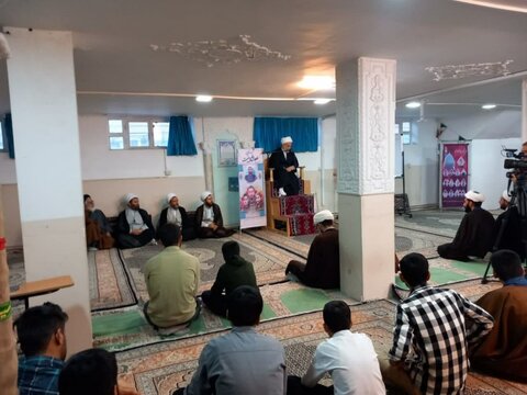 تصاویر/ بازدید نماینده ولی فقیه در کردستان از مدرسه علمیه امام صادق (ع) بیجار