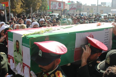 تصاویر/ مراسم با شکوه تشییع پیکر شهید « حسن یوسفی» در سنندج