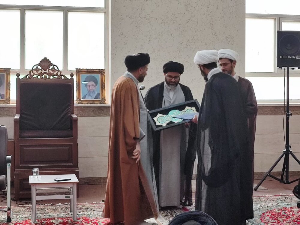«آریاخاکی» مدیر مدرسه علمیه ولی عصر(عج) اهواز شد