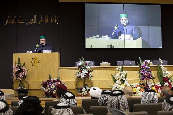 القاعدة في الإسلام هي التعارف والسلام فلا ينبغي التحارب   القاعدة في الإسلام هي التعارف والسلام فلا ينبغي التحارب
