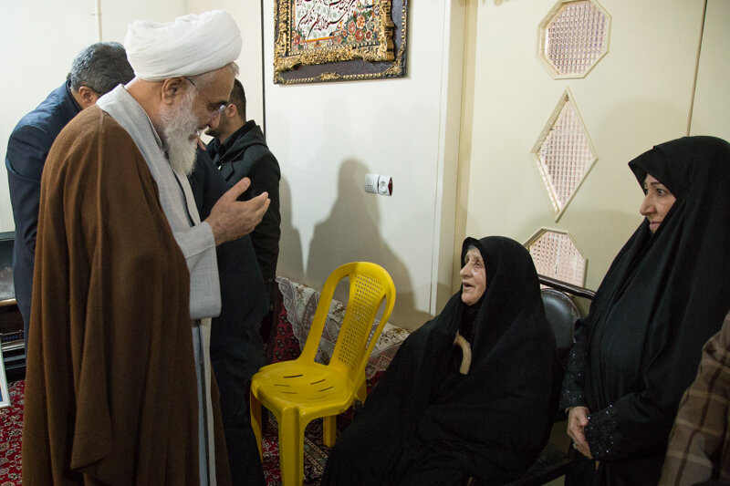 تسلیت امام جمعه قزوین به مناسبت درگذشت مادر شهیدان علی و حمید محمدرضایی