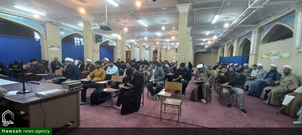 گزارشی از میزگرد "اعتراض یا اغتشاش، ریشهها و برونرفتها" / نخبگان حوزه و دانشگاه وارد عرصه جهاد تبیین شوند