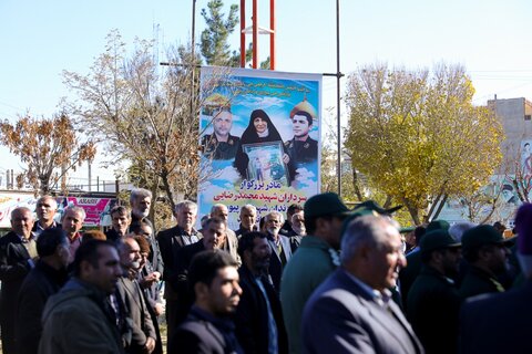 تصاویر / مراسم تشییع مادر سرداران شهید محمد رضایی با حضور نماینده ولی فقیه در استان قزوین