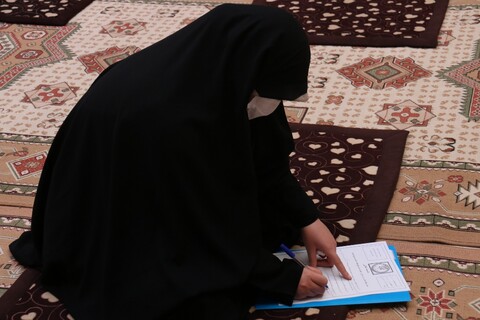 تصاویر/ برگزاری مسابقه کتابخوانی در مدرسه علمیه ریحانة الرسول ارومیه