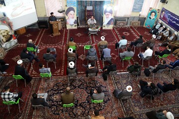 تصاویر / نشست بصیرتی در مدرسه علمیه آیت‌الله آخوند(ره) همدان