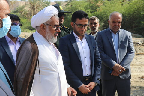 تصاویر/بازدید نماینده ولی فقیه در استان هرمزگان و امام جمعه بندرعباس از فین