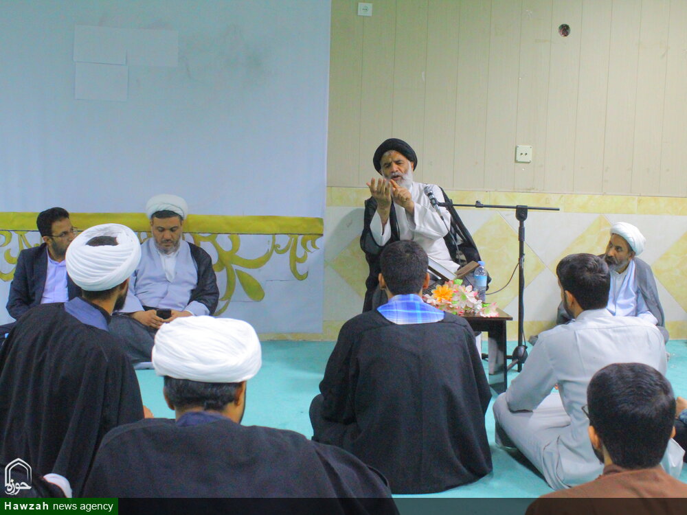 دیدار صمیمانه نماینده ولی فقیه در خوزستان با طلاب و اساتید مدرسه علمیه رضویه شهرستان هویزه