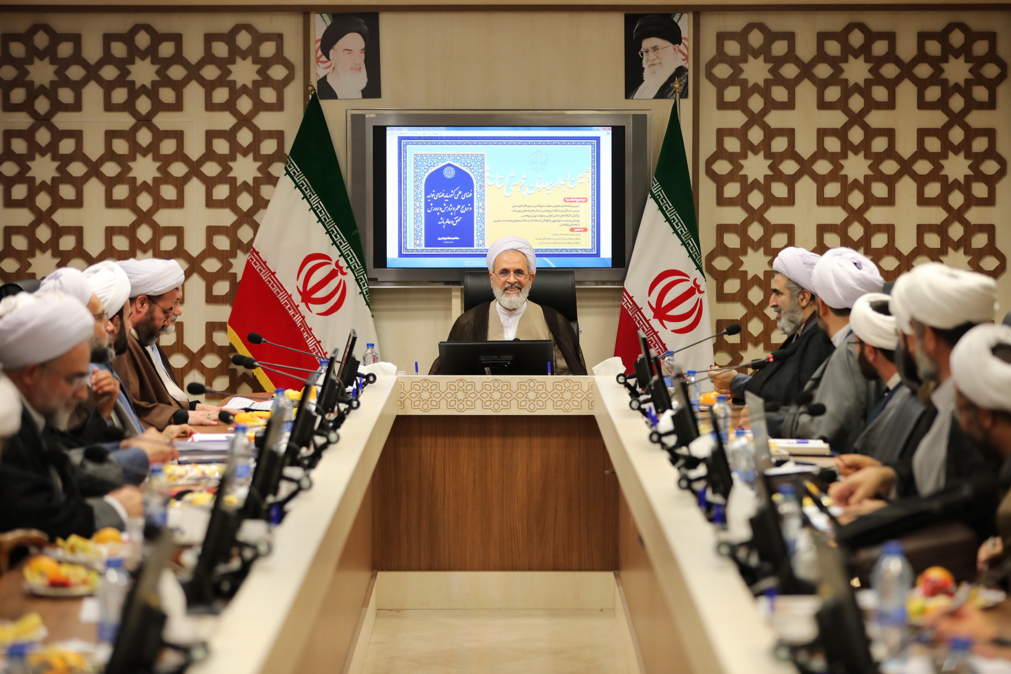 Photo/ Qom Islamic Seminaries' Deputies of Research Tenth Meeting