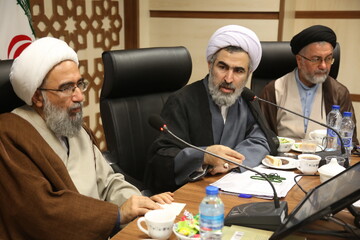 متون آموزشی حوزه پیوست پژوهشی داشته باشد