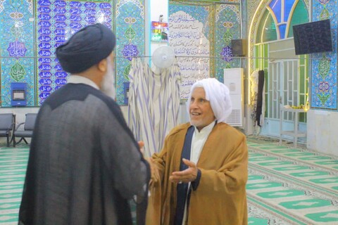 برپایی میز خدمت مدیران کل خوزستان در هویزه باحضور نماینده ولی فقیه