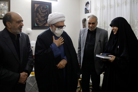 تصاویر/ دیدار تولیت آستان قدس رضوی با خانواده شهیدان زینال‌زاده و رضازاده