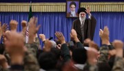 حشد من التعبويين يلتقون بقائد الثورة الاسلامية يوم السبت