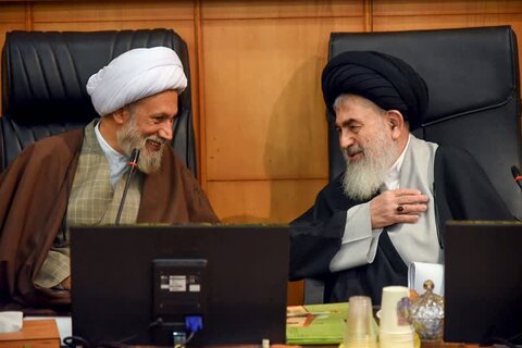تصاویر|جلسه جامعه روحانیت شیراز به میزبانی اداره کل آموزش و پرورش