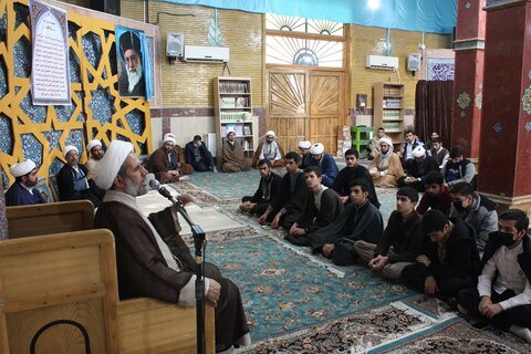 تصاویر/ برگزاری مراسم تجلیل از طلاب بسیجی و گروههای جهادی حوزه علمیه کرمانشاه