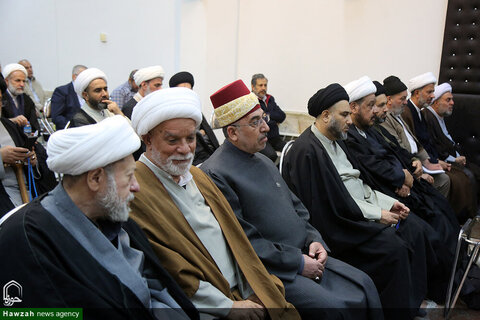 بالصور/ أعضاء أمانة مؤتمر أمناء الرسل الدولي يلتقون متولي العتبة المعصومية المقدسة بمدينة قم