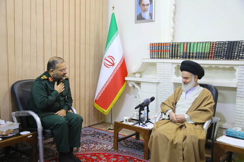 تصاویر / دیدار سردار سلیمانی رئیس سازمان بسیج مستضعفین با آیت‌الله حسینی بوشهری